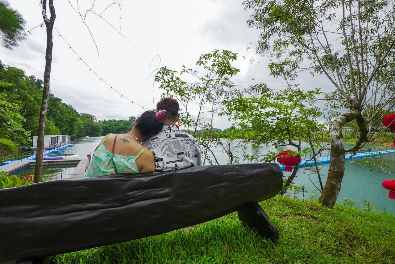 Roxy Tasik Biru Resort City Bau Exteriér fotografie